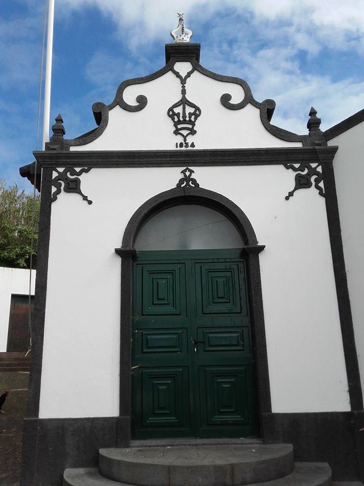 Império do Espírito Santo da Coroa da Ribeirinha