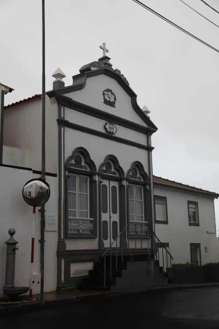 Império do Espírito Santo da Lomba da Cruz do Bravo